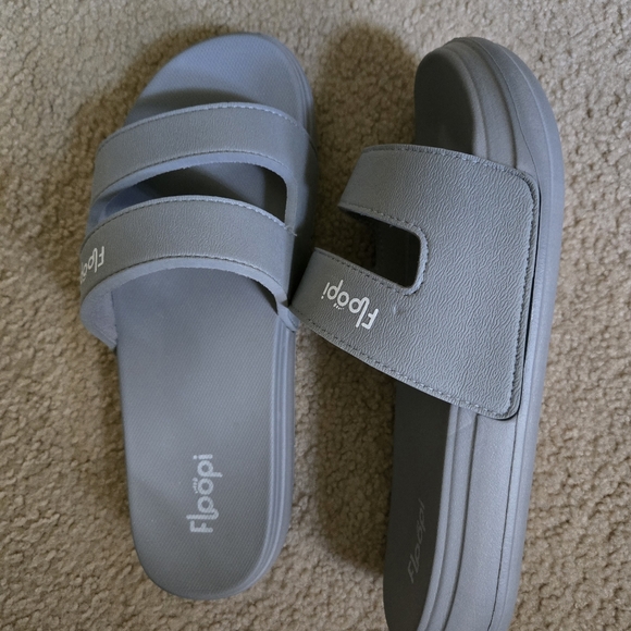 Floopi Gray Slide Sandals - Picture 5 of 6